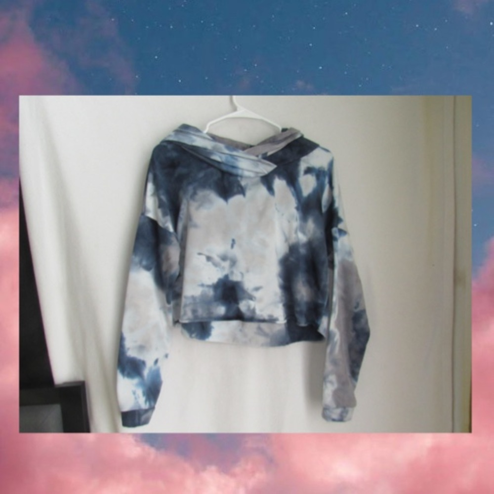 Rue 21 Long sleeve crop top